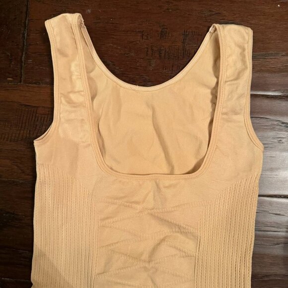 NWOT!  Body Shaper with Slimming Panels & Wide Straps in Tan - Size Small/Medium - Picture 4 of 11